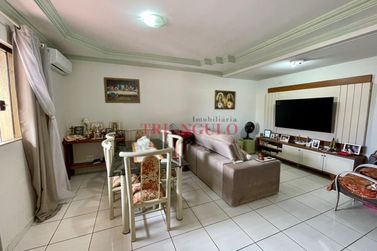 Sobrado &agrave; venda - 123m&sup2; - ZONA V