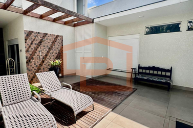 Casa &agrave; venda - 261m&sup2; - Zona II