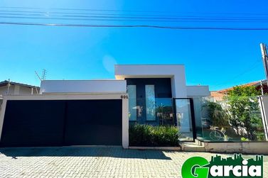 Casa &agrave; venda - 330m&sup2; - .