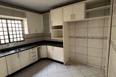 Casa para alugar - 100m&sup2; - Zona II