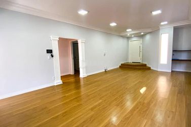 Casa &agrave; venda - 380m&sup2; - Zona I