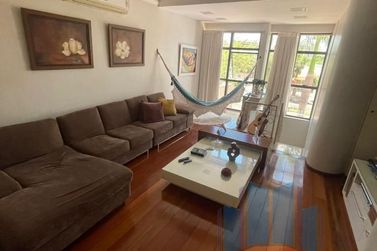 Casa &agrave; venda - 735m&sup2; - Zona Armaz&eacute;m