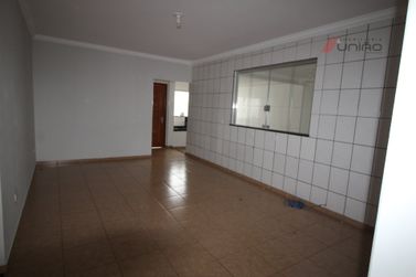 Casa &agrave; venda - 180m&sup2; - Zona V