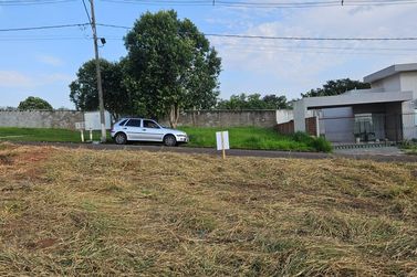 Terreno &agrave; venda - 204m&sup2; - Jardim Aeroporto II