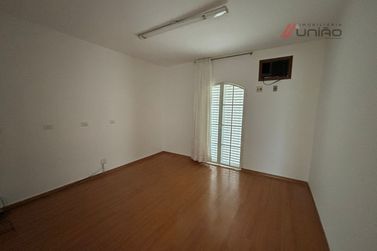 Casa &agrave; venda - 293m&sup2; - Zona Armazem