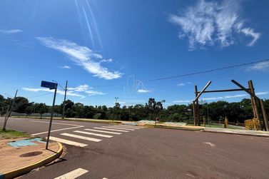 Terreno &agrave; venda - 360m&sup2; - Vila Becker