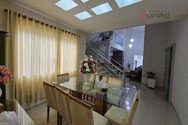 Casa &agrave; venda - 292m&sup2; - Zona III