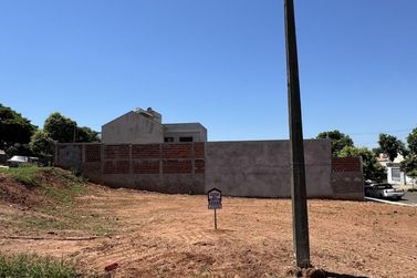 Terreno &agrave; venda - 239m&sup2; - Jardim Tangar&aacute;