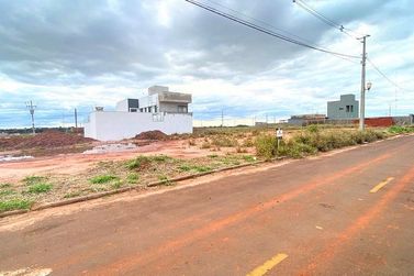 Terreno &agrave; venda - 192m&sup2; - Jardim Trianon