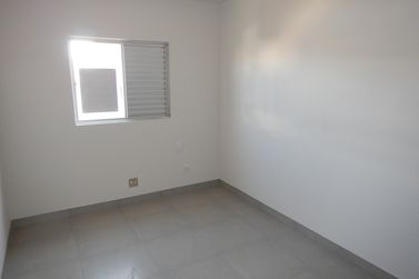 Apartamento &agrave; venda - 68m&sup2; - ZONA III