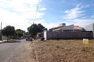 Terreno &agrave; venda - 181m&sup2; - Jardim Oriente