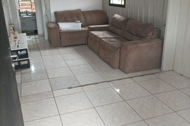 Casa &agrave; venda - 100m&sup2; - Jardim Colibri