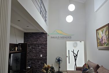 Sobrado &agrave; venda - 292m&sup2; - Zona 3