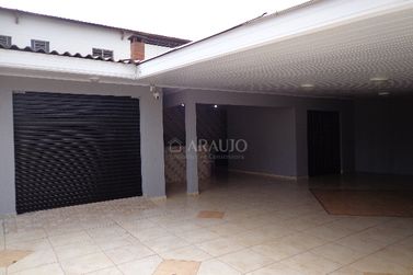 Casa &agrave; venda - 330m&sup2; - Jardim Panorama