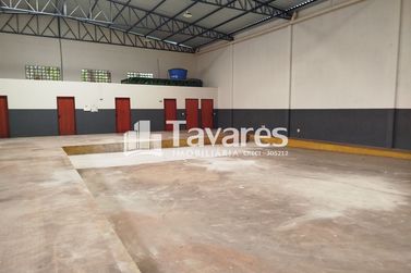 Sal&atilde;o Comercial para alugar - 700m&sup2; - Jardim Santiago