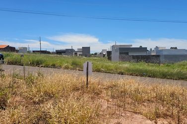 Terreno &agrave; venda - 136m&sup2; - JARDIM PIMENTEL II