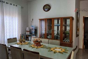 Casa &agrave; venda - Zona VI