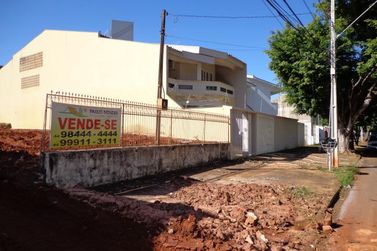 Terreno &agrave; venda - 490m&sup2; - Zona II