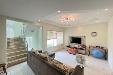 Sobrado &agrave; venda - 360m&sup2; - Zona III