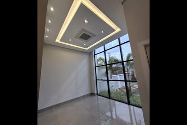 Casa &agrave; venda - 250m&sup2; - Conjunto Residencial Portal das &Aacute;guas