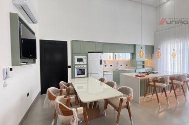 Casa &agrave; venda - 250m&sup2; - Residencial Royal Garden