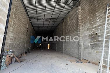 Sal&atilde;o Comercial para alugar - 220m&sup2; - Zona VI