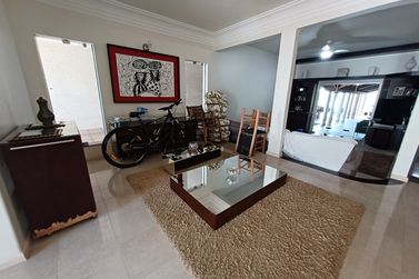 Casa &agrave; venda - 420m&sup2; - Zona I