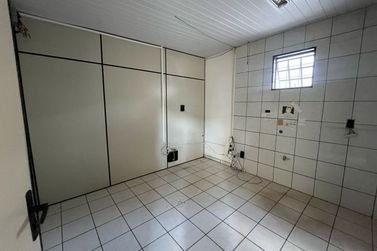 Sal&atilde;o Comercial &agrave; venda - Zona I