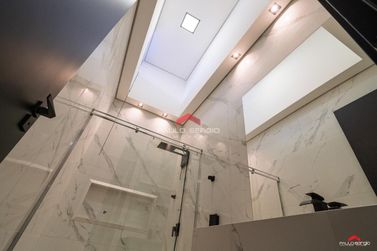 Casa &agrave; venda - 245m&sup2; - Zona III
