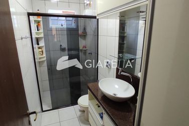Casa &agrave; venda - 180m&sup2; - JARDIM GISELA