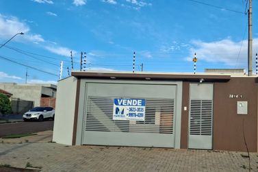 Casa &agrave; venda - 100m&sup2; - Jardim Caravelle