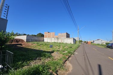 Terreno &agrave; venda - 204m&sup2; - Jardim Aeroporto