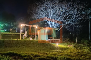 Ch&aacute;cara &agrave; venda - 5400m&sup2; - Zona Rural