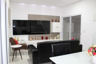 Casa &agrave; venda - 316m&sup2; - Cond. Ecoville Residence