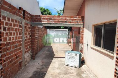 Casa &agrave; venda - 180m&sup2; - Conjunto Habitacional Sonho Meu