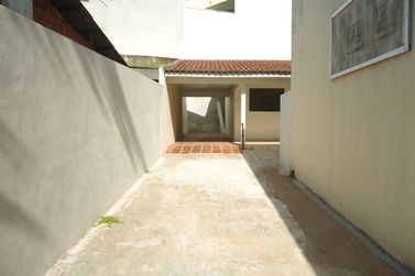Sala Comercial &agrave; venda - 200m&sup2; - ZONA IV