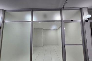 Sal&atilde;o Comercial &agrave; venda - Zona I