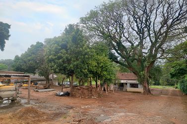 Ch&aacute;cara &agrave; venda - 400m&sup2; - ESTRADA MORADA DO SOL