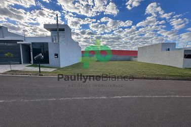 Terreno &agrave; venda - 182m&sup2; - Portugu&ecirc;s