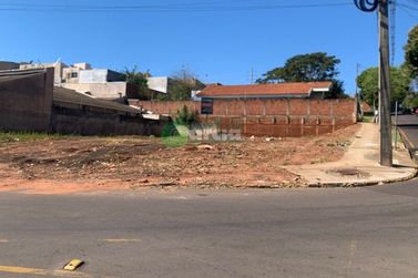Terreno &agrave; venda - 401m&sup2; - Jardim Verde Vale