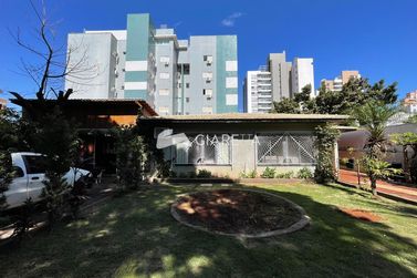 Terreno &agrave; venda - 204m&sup2; - CENTRO