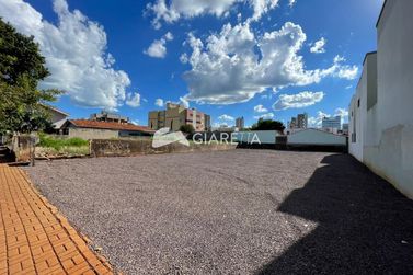 Terreno &agrave; venda - 498m&sup2; - CENTRO