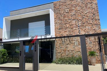 Sobrado &agrave; venda - 242m&sup2; - Zona II