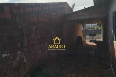 Terreno &agrave; venda - 330m&sup2; - PARQUE SAN REMO III