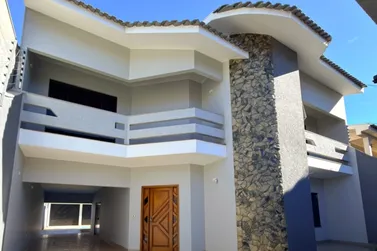 Sobrado &agrave; venda - 376m&sup2; - Zona I