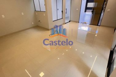Casa &agrave; venda - 135m&sup2; - ZONA III