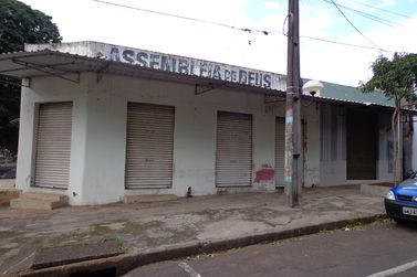 Sal&atilde;o Comercial &agrave; venda - 119m&sup2; - Zona Armazem