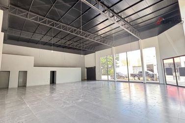 Sal&atilde;o Comercial para alugar - 270m&sup2; - Zona II