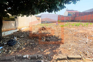 Terreno &agrave; venda - 275m&sup2; - Parque do Lago