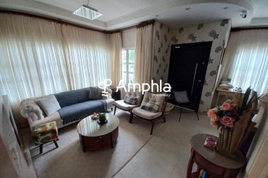 Casa &agrave; venda - 210m&sup2; - Jardim Gisela